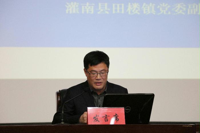 切实在学懂弄通做实上下功夫 推动十九大精神